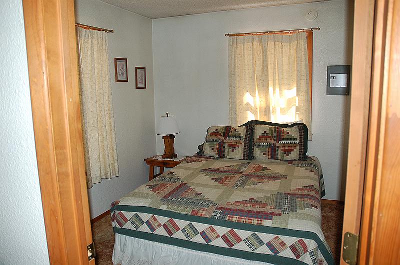 Bedroom.JPG